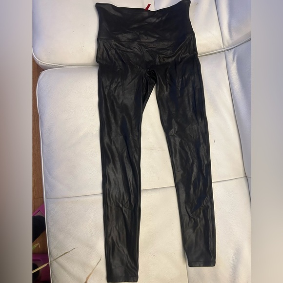 Spanx Faux Leather Leggings Size Large - Picture 4 of 5